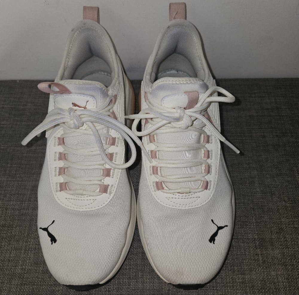 Puma Women's Amplifier Soft Sneaker Pink And White Size 7.5
